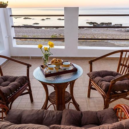 Tsampika'S Beachfront House In Stegna Archangelos  Bagian luar foto