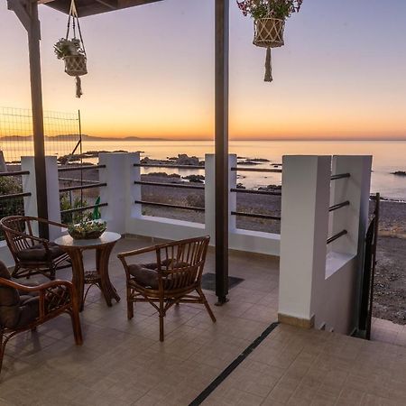 Tsampika'S Beachfront House In Stegna Archangelos  Bagian luar foto