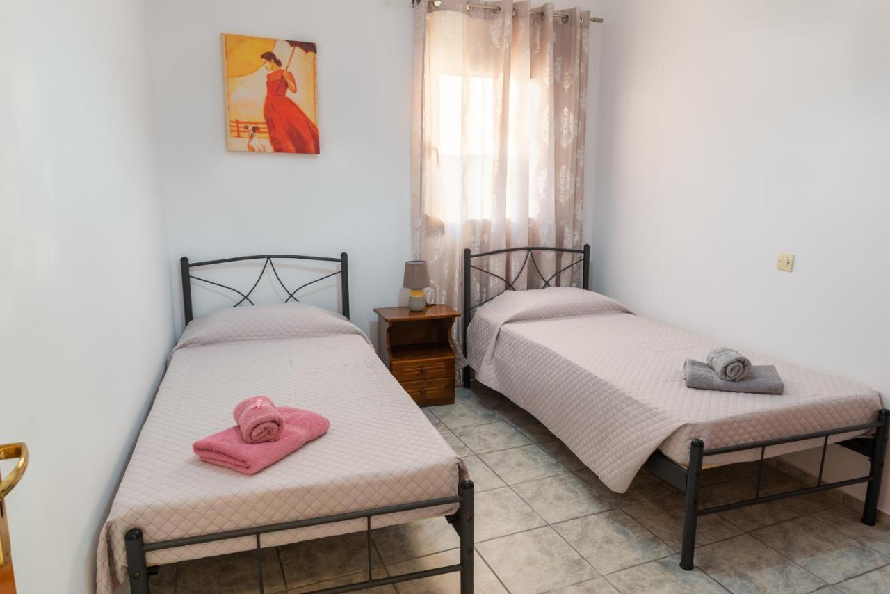 Tsampika'S Beachfront House In Stegna Archangelos  Bagian luar foto